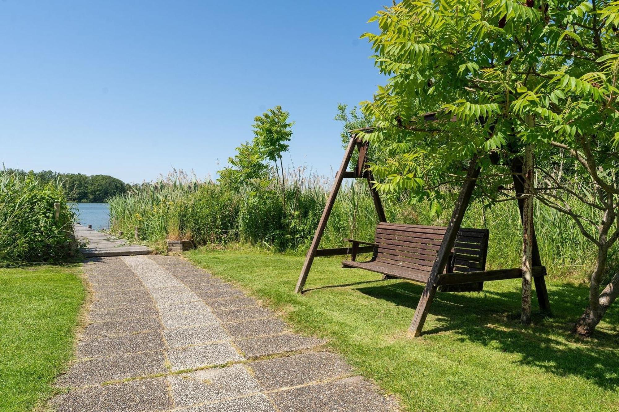 Haus Schwanensee Maritimes Ferienappartement Am Ploener See Bosau Exterior photo